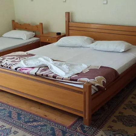 Ermano Pogradaş